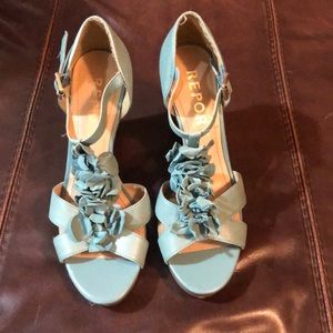 Report wedges worn once